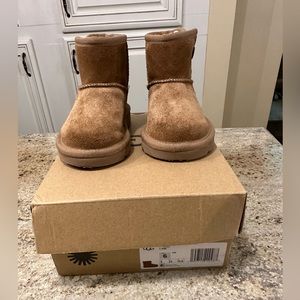 Toddler Jona Ugg size 6